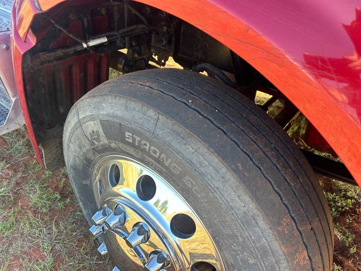 2012-peterbilt-386-image-21