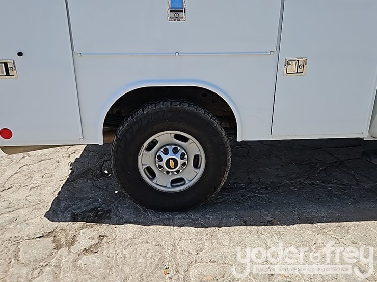 2022-chevrolet-2500hd-image-8