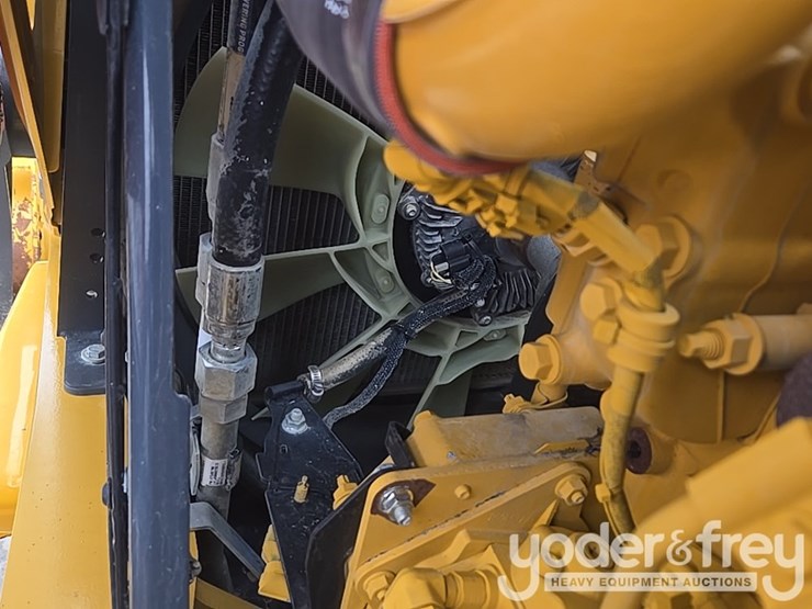 2021-deere-410l-image-53