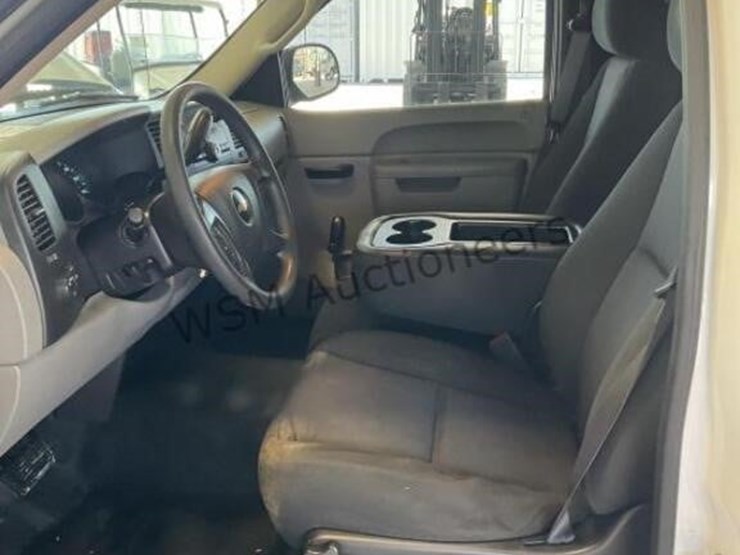 2012-chevrolet-silverado-1500-image-21