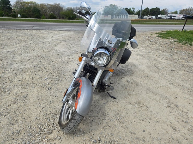 #23348-•-2006-victory-kingpin-motorcycle-image-18