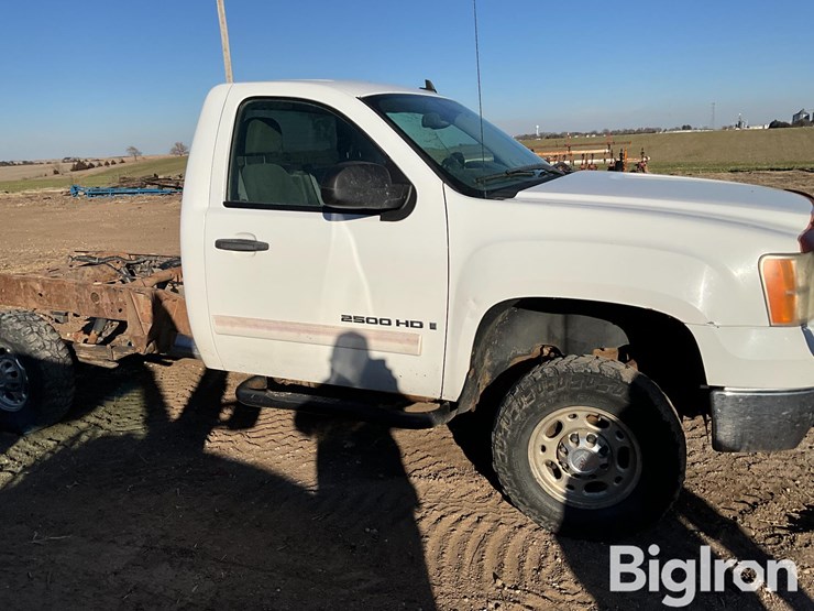 2008-gmc-sierra-2500-image-4