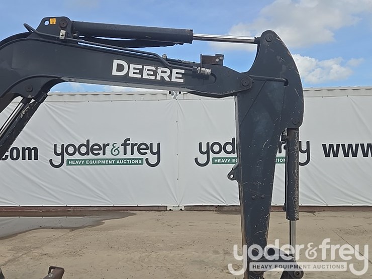 2019-deere-35g-image-32