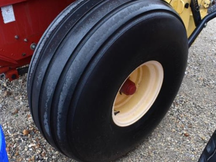 new-holland-roll-belt-560-image-11