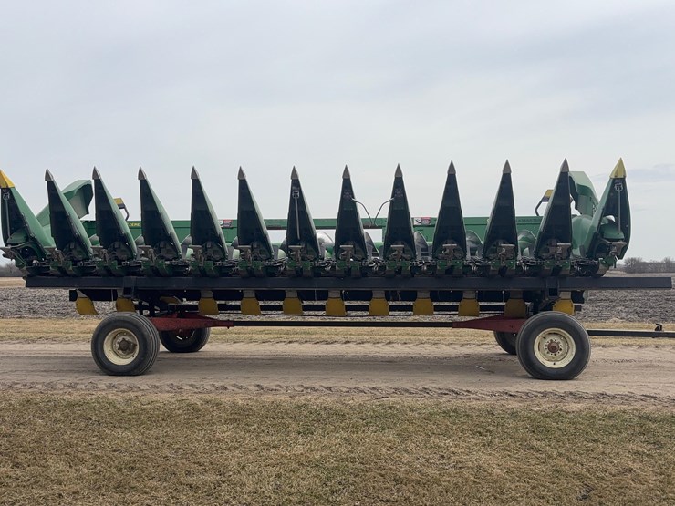 2022-john-deere-c12r-image-6