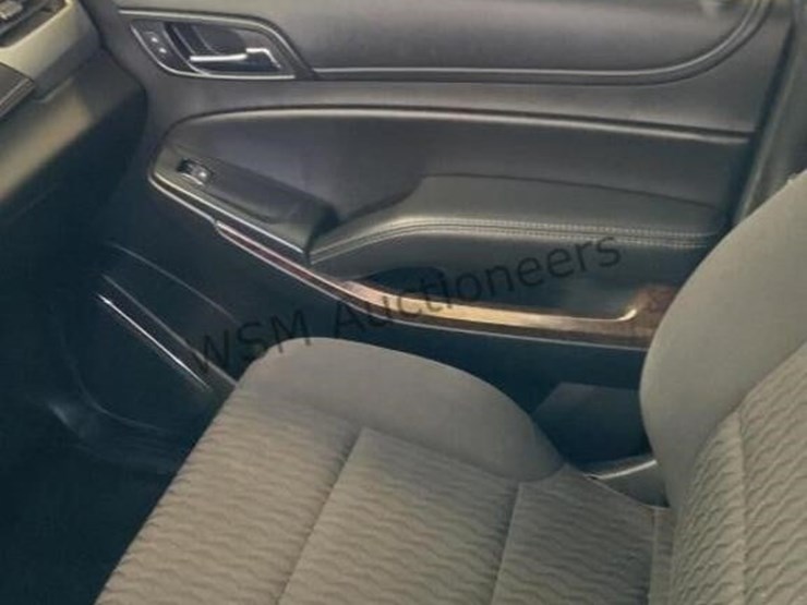2018-chevrolet-tahoe-image-19