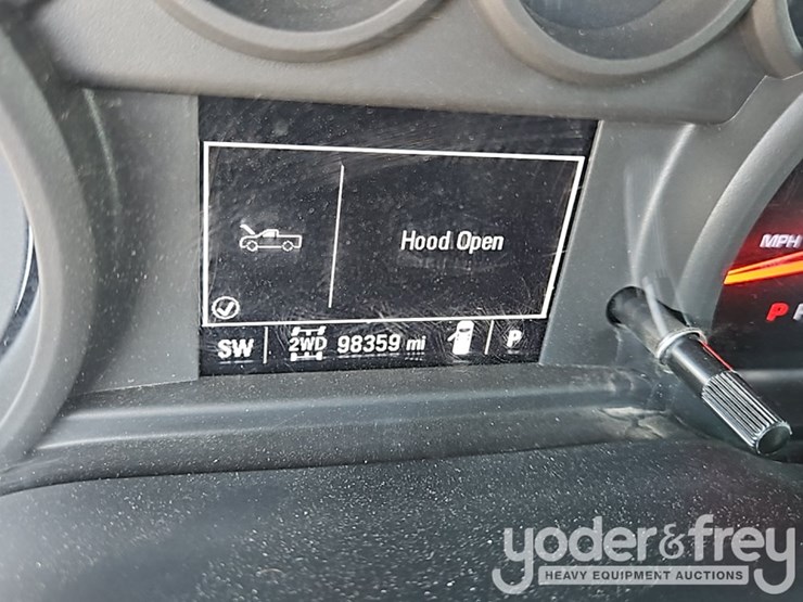 2022-chevrolet-2500hd-image-34