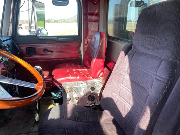 1998-peterbilt-378-image-43