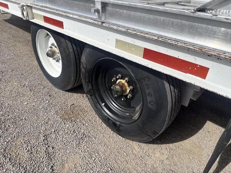 2010-f/b-trailer-image-11