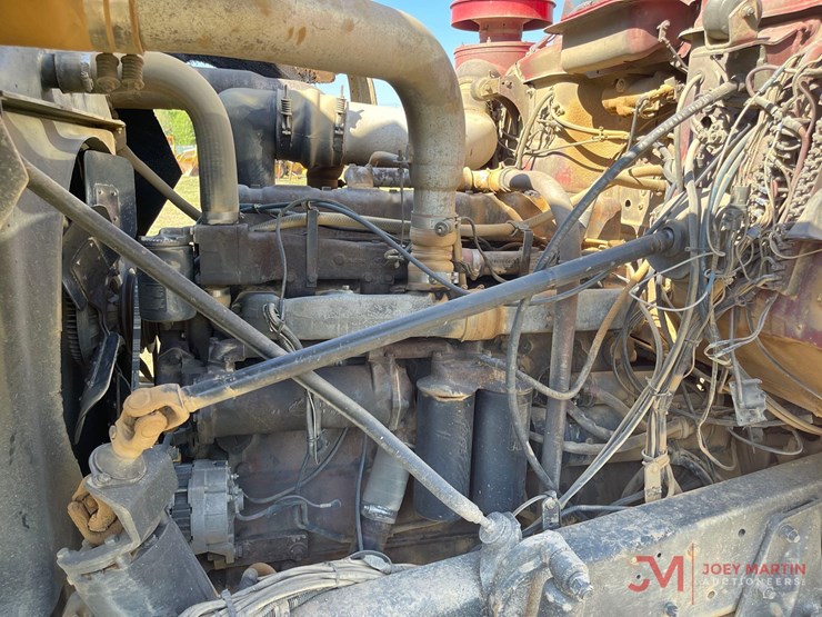 1984-mack-rd686s-image-17