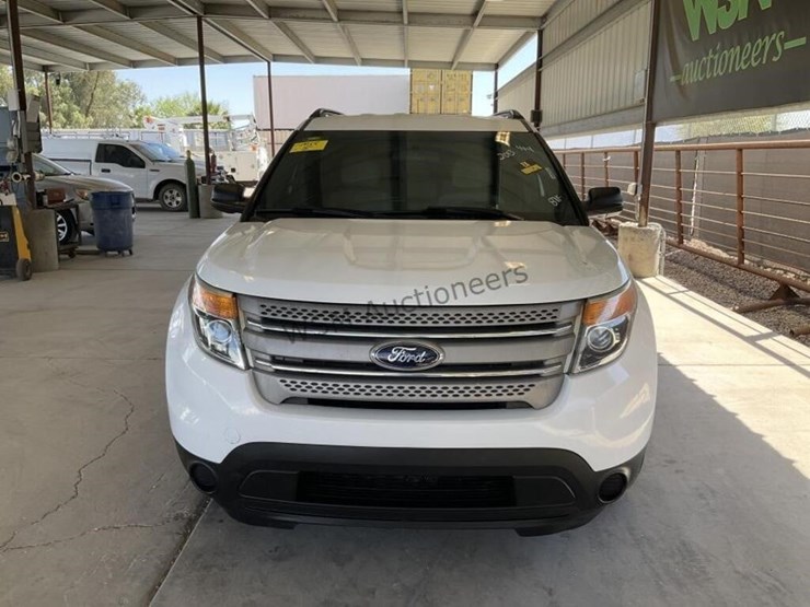 2013-ford-explorer-image-3