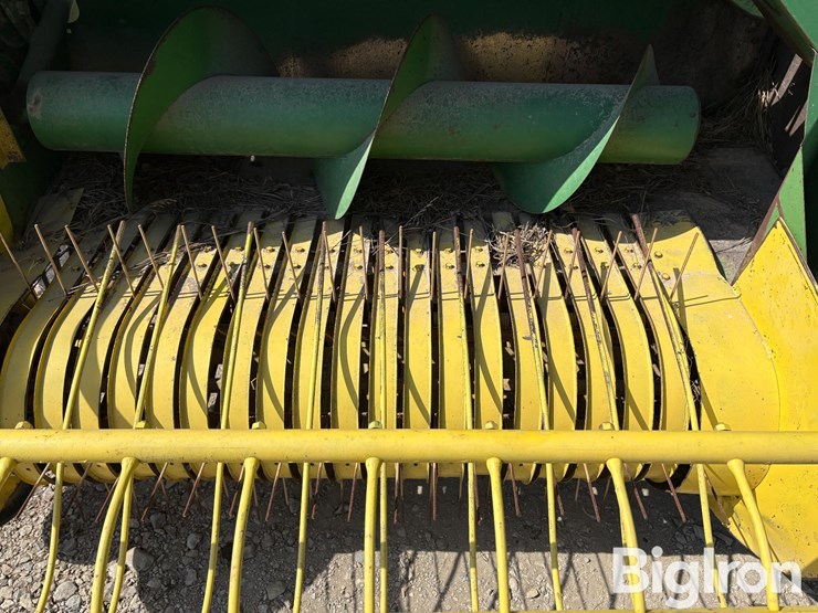 john-deere-336-image-10