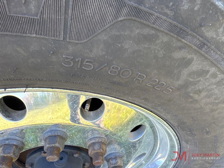 2017-kenworth-t880-image-9