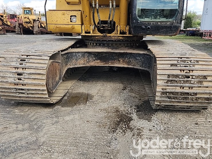 2005-caterpillar-330-image-30