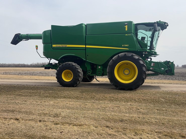2023-john-deere-s780-image-4