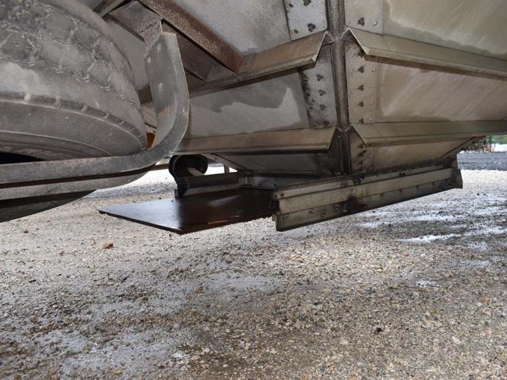 1996-wilson-grain-trailer-image-12