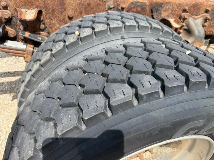 #1174-•-2015-freightliner-cab-and-chassis-image-68