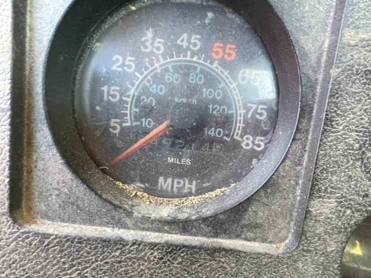 1982-international-f-2674-straight-truck-image-15