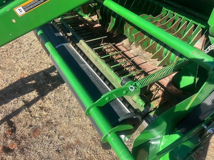 2024-john-deere-561r-image-7