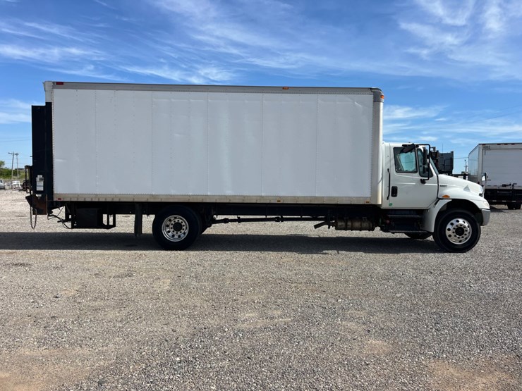 2018-international-durastar-4300-image-4