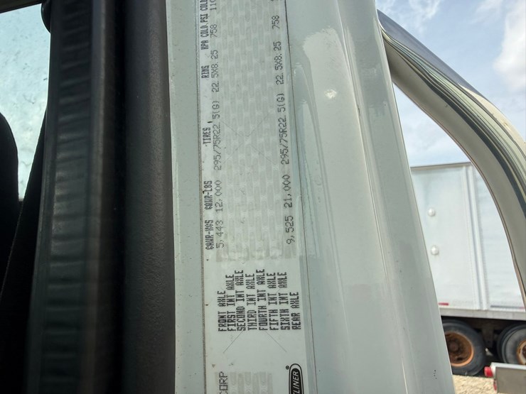 #1174-•-2015-freightliner-cab-and-chassis-image-72