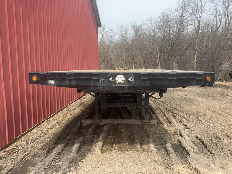 step-deck-trailer-image-2