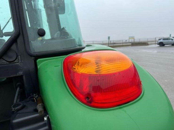 2016-john-deere-5085e-image-42