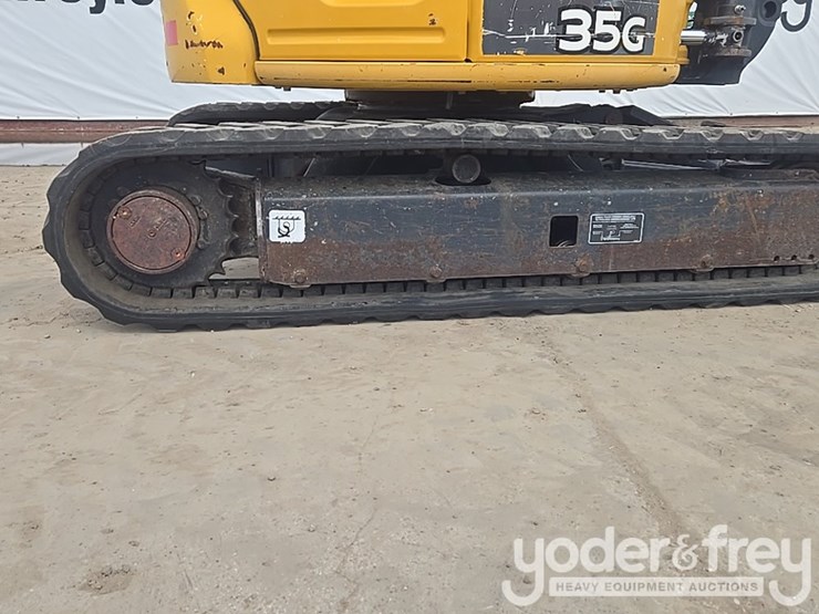 2019-deere-35g-image-18