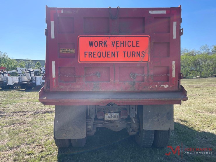 1984-mack-rd686s-image-16