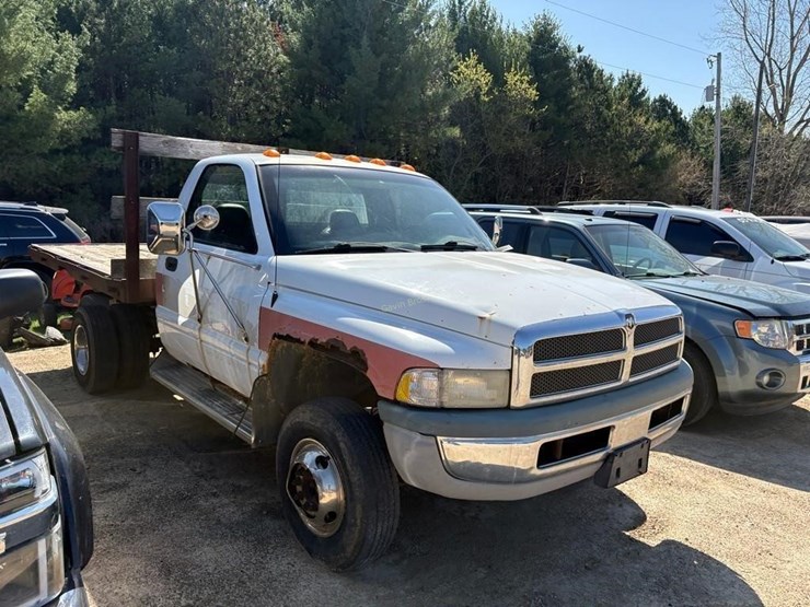 1999-dodge-3500-image-3