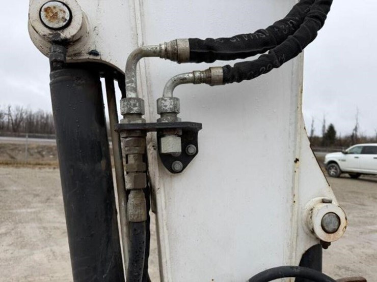 2019-bobcat-e85-image-32