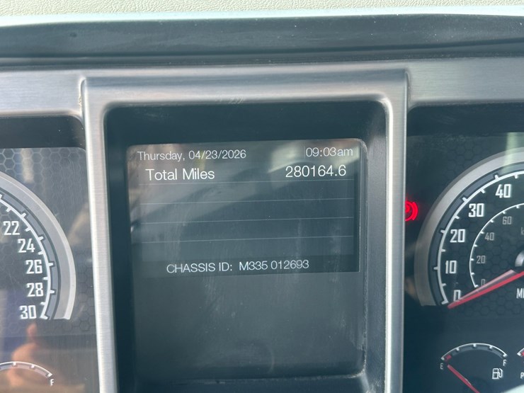 2019-massey-ferguson-8-image-28