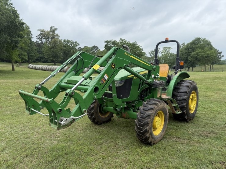 2021-john-deere-5075e-image-1
