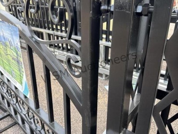 20ft-bi-parting-driveway-gate-image-7