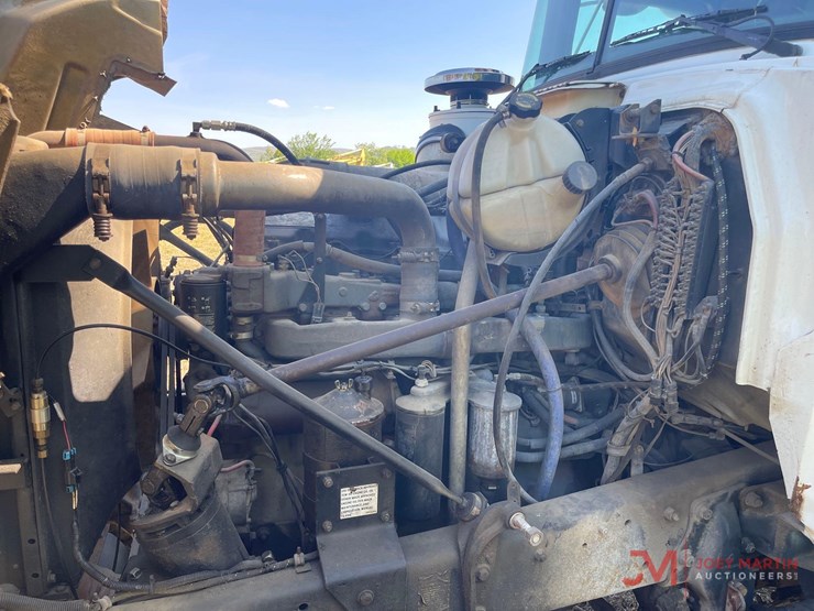 1996-mack-rd688s-image-15