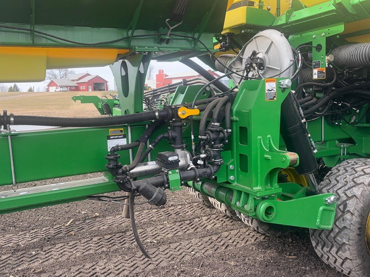 2024-john-deere-db66-image-22