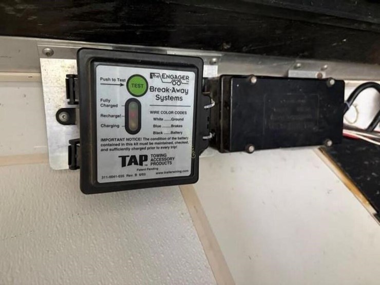 triton-tandem-axle-snowmobile-trailer-image-11