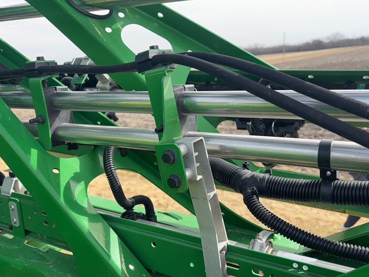 2024-john-deere-612r-image-31