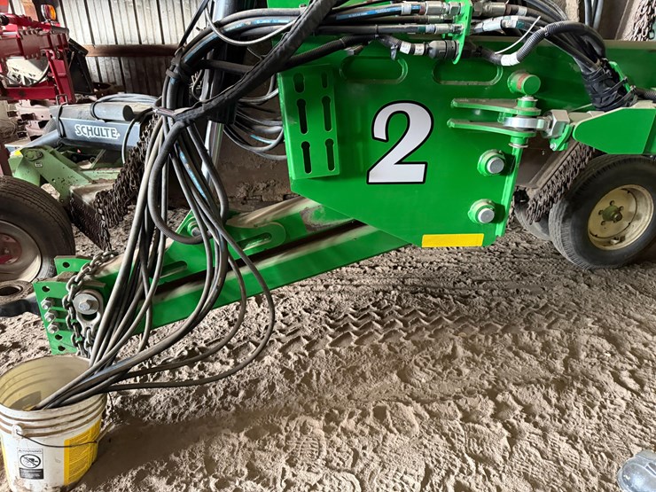 2024-john-deere-db66-image-17