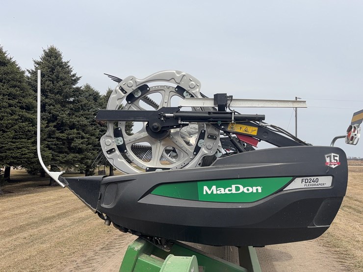 2024-mac-don-fd240-image-3