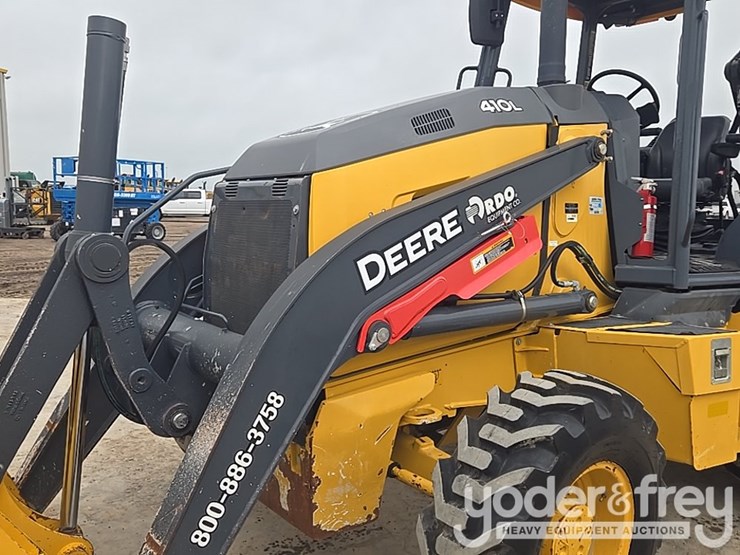 2021-deere-410l-image-25