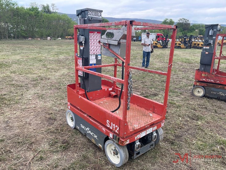 2017-skyjack-sj12-image-4