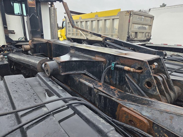 1995-peterbilt-357-image-28