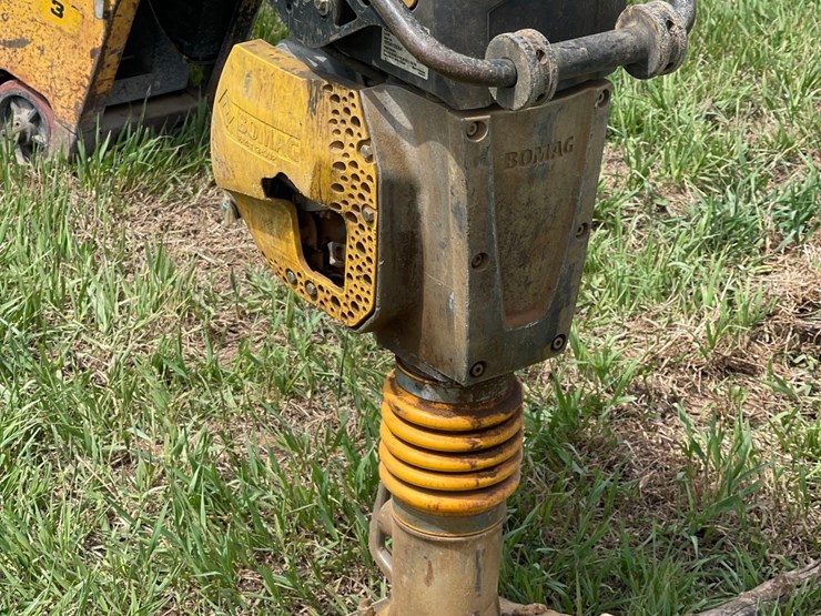 2017-bomag-bt60-image-4