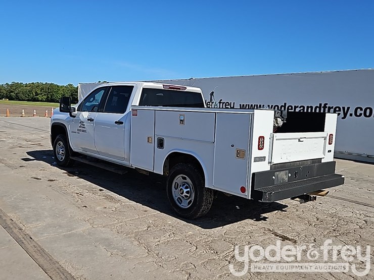 2022-chevrolet-2500hd-image-4