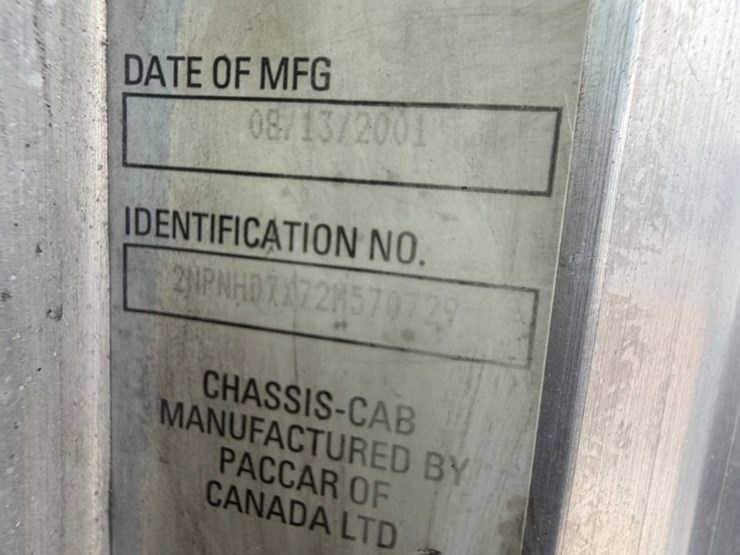 2002-peterbilt-330-image-15