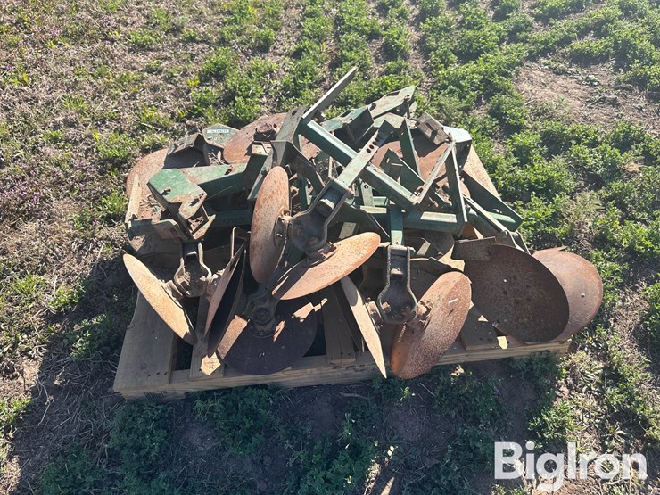 john-deere-12-image-2