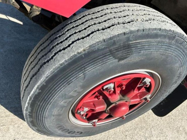 1996-ford-f700-image-70