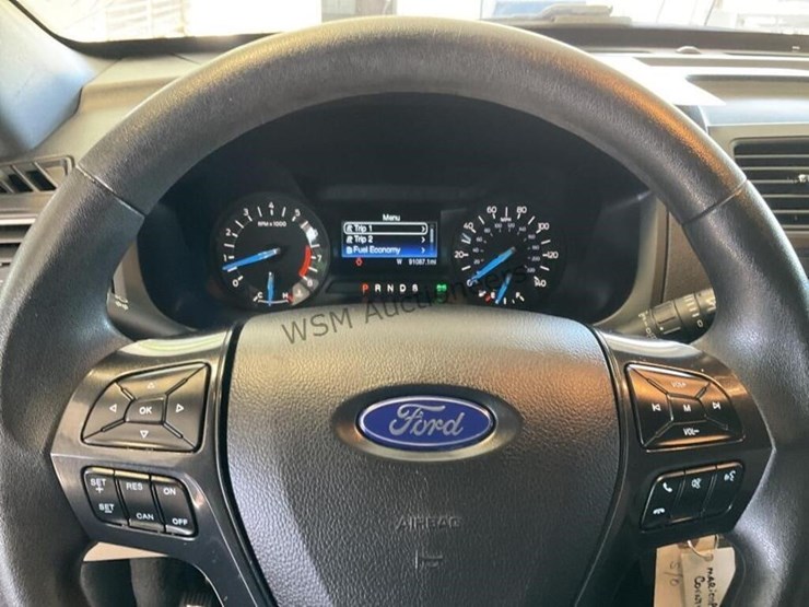 2018-ford-explorer-image-17