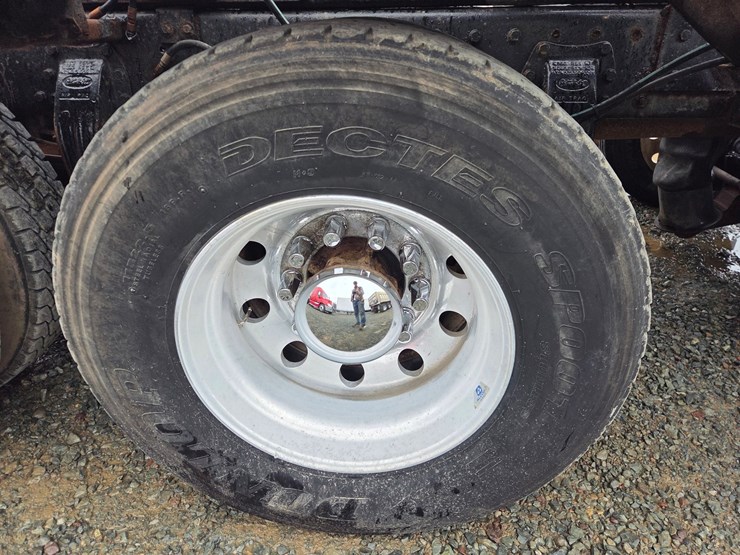 1995-peterbilt-357-image-94